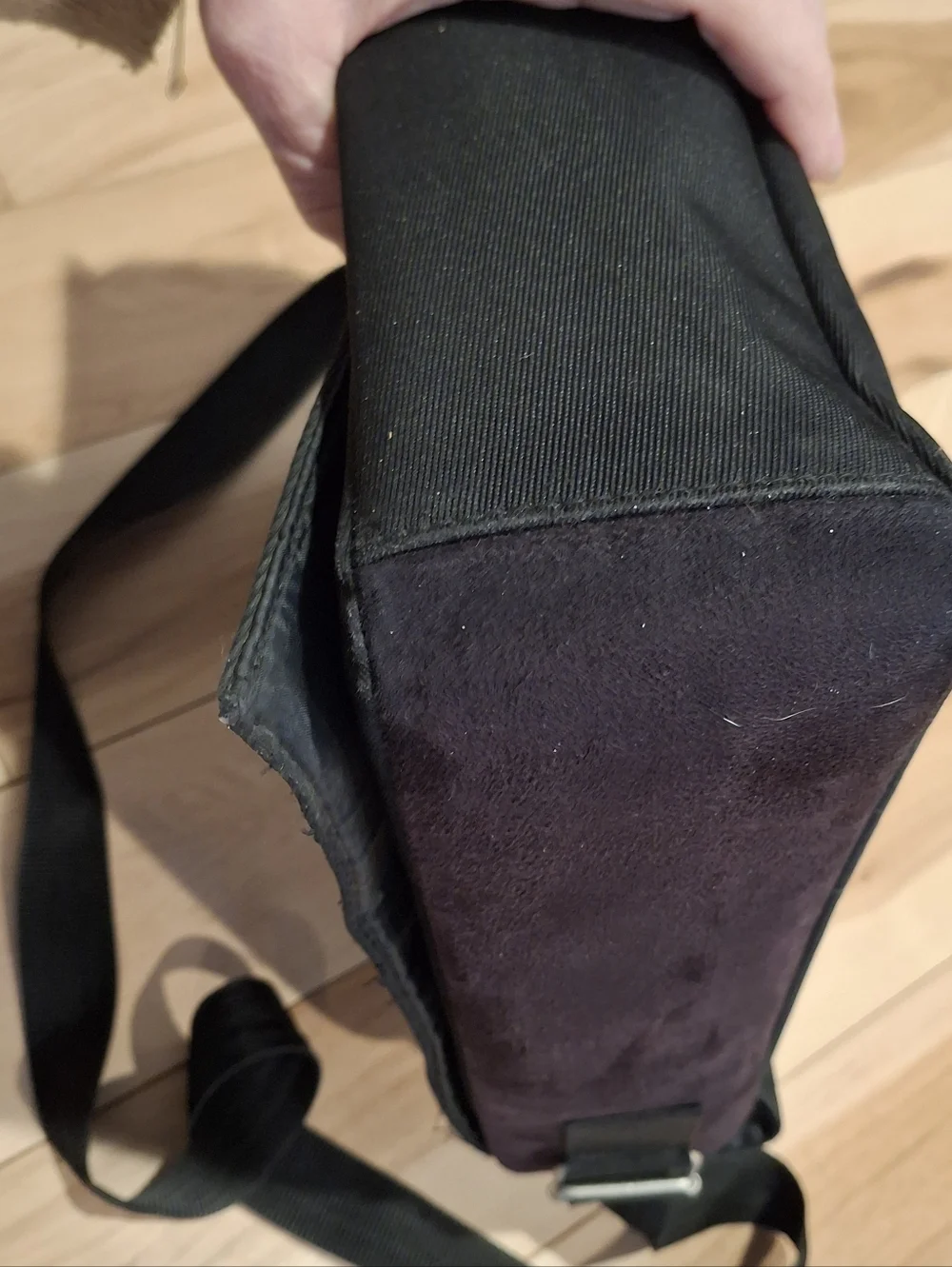 Kenneth Cole Black Canvas Suede Accent Messenger Bag Laptop Cross Body EUC